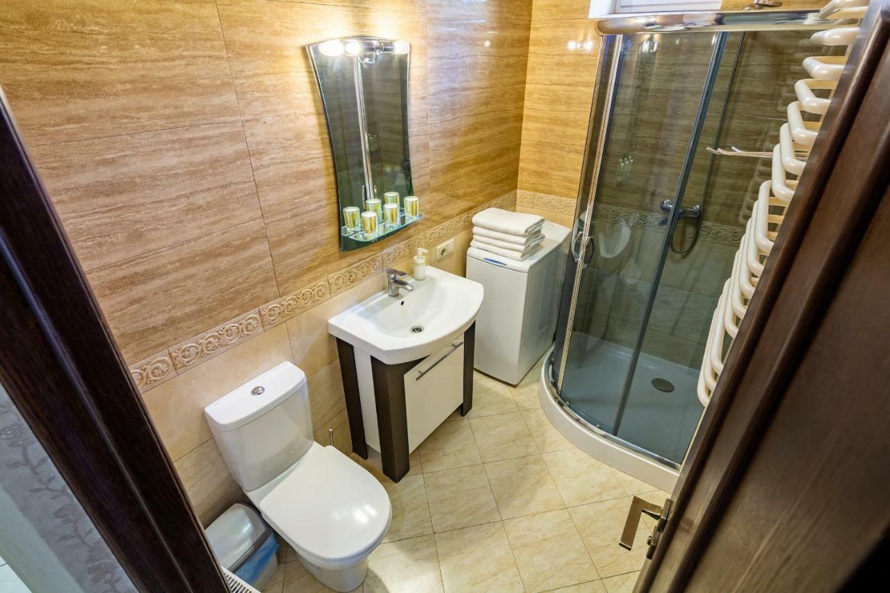 Alfa Apartments Kniazia Romana 11 ลวีฟ ภายนอก รูปภาพ