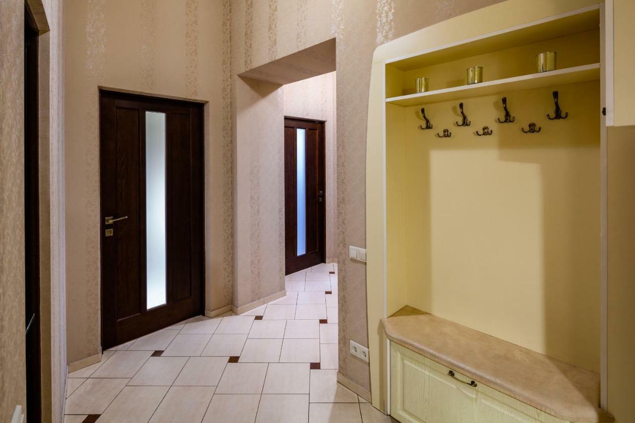 Alfa Apartments Kniazia Romana 11 ลวีฟ ภายนอก รูปภาพ